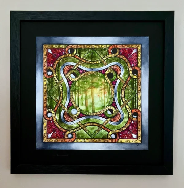 Mandala celtique coloré avec phases de la Lune sur fond forêt printanière rétro-éclairée à l'aquarelle, encadré